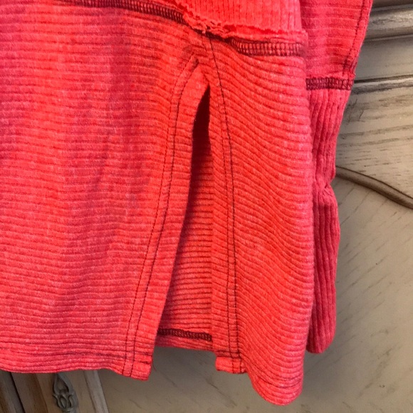 Free People lightweight thermal top - Picture 3 of 4